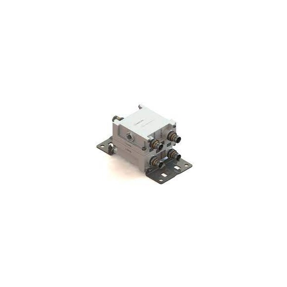 Diplexor doble, 1350–2200 MHz/2300–2700 MHz. Conectorización 4.3-10. Ref. E14F06P61